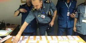 إحباط محاولة تهريب 9200 أورو بمطار هواري بومدين الدولي