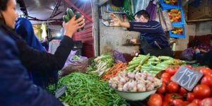 خلال جولة “الموعد اليومي” إلى بعض الأسواق.. أسعار الخضر والفواكه في متناول الجميع عشية عيد الأضحى