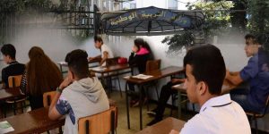 وزارة التربية تحذر من عقوبات صارمة ضد الأساتذة والمؤطرين المتغيبين… لجان أمنية وكاميرات إجبارية لمراقبة امتحانات “الباك”…. إلزامية تنصيب مولدات كهربائية ولا دخول للمراكز بعد الثامنة والنصف