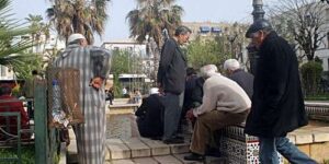 هروبا من الإكتئاب والفراغ النفسي.. متقاعدون يعودون للعمل من بوابة المؤسسات الخاصة