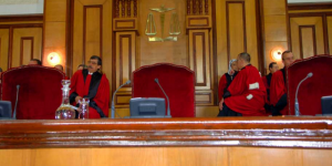 تجاهلوا الحكم الاستعجالي للمحكمة الإدارية بتيبازة… القضاة يواصلون مقاطعة العمل القضائي