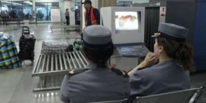 الجمارك الجزائرية تحجز مايقارب 16400 أورو و51 كاميرا مراقبة