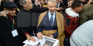 بن ڤرينة يؤدي واجبه الانتخابي ويؤكد: هذه الانتخابات ثمرة حراك 22 فبراير