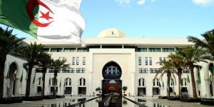 الجزائر تجدد تأكيدها عدم التدخل في الشؤون الداخلية للدول