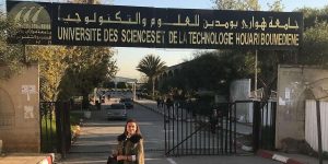 جامعة العلوم والتكنولوجيا هواري بومدين.. تطبيق “صارم ” للبروتوكول الصحي لحماية الاسرة الجامعية من كوفيد 19