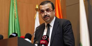 عرقاب: “خزينة الجزائر تخسر مليار دولار”