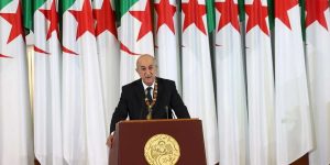 تبون يخاطب عمال قطاع الصحة: أنتم أشاوس سيذكر الشعب بطولاتكم… “أنتم فخر لنا جميعا لخوضكم حربا ضروسا ضد وباء فتاك خبيث”