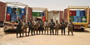  بأقصى الجنوب… الجيش يحجز 32 طن من المواد الغذائية و1000 لتر من الزيت