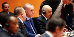 مجلة أفريك ازي تؤكد: الجزائر تعود بقوة الى الساحة الدولية والمراهنون على  سقوطها على خطأ 