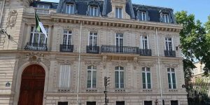 سفارة الجزائر بفرنسا تعلن : هذه هي شروط جمع التبرعات من أفراد الجالية بالخارج وإرسالها إلى الجزائر