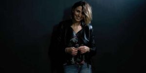 الفنانة مينة لشطر تصرح لـ “الموعد اليومي”: لا عمل من أجل نيل الجوائز بقدر اهتمامي بمحتوى العمل.. لن أتردد في المشاركة بالمبادرات التضامنية التي تخدم مجتمعي