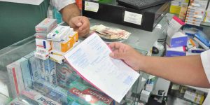 وزارة الصناعة الصيدلانية تشدد على ضرورة إبلاغ التعديلات في برامج التصنيع والاستيراد