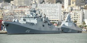 مفرزة سفن حربية للبحرية الروسية ترسو بميناء الجزائر