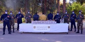 إحباط محاولات ادخال أزيد من 3 قناطير من الكيف المعالج عبر الحدود مع المغرب خلال الأسبوع المنصرم