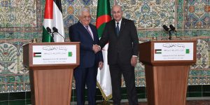 الرئيس الفلسطيني محمود عباس يثمّن عالياً مواقف الجزائر ودعمها اللامحدود للقضية الفلسطينية