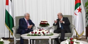 رئيس الجمهورية يستقبل رئيس دولة فلسطين