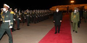 رئيس الجمهورية يعود إلى أرض الوطن عقب زيارة دولة إلى تونس 