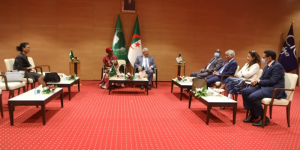 بن باحمد يجتمع بممثلي السلك الديبلوماسي الافريقي 