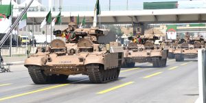 استعراض عسكري ضخم للجيش الوطني الشعبي احتفالا بسبعينية الثورة المباركة