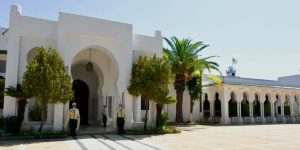 المديرين العامين لوكالة الأنباء الجزائرية ومؤسسة البث الاذاعي والتلفزي لا يزالان يمارسان مهامهما بصفة عادية على نحو مقبول