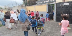 مع بداية الفصل الثاني من الدراسة.. حث الأولياء على مرافقة أبنائهم والتواصل مع معلميهم