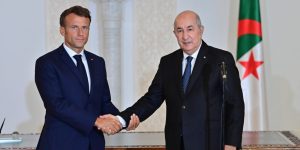 ماكرون يهنئ الرئيس تبون إثر إعادة انتخابه رئيسا للجمهورية