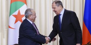 سيرغي لافروف يجدد التأكيد على الدعوة الموجهة إلى الرئيس تبون من قبل فلاديمير بوتين لزيارة موسكو