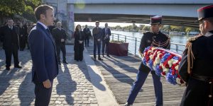 الرئيس الفرنسي يصف قمع متظاهرين جزائريين بـالجرائم غير المبررة