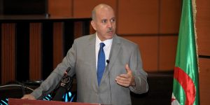 سايحي يدعو إلى استحداث وحدات بحث بالمراكز الإستشفائية الجامعية