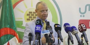 بن قرينة يدعو نواب حزبه التعاون مع الحكومة لحل الأزمات وتجنب الشعبوية