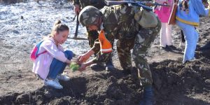 الجيش يشارك بإقليم الناحية العسكرية الخامسة في حملة التشجير