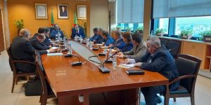 اجتماع حول تعزيز التعاون بين قطاعي التجاري والفلاحة