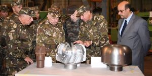 الفريق أول شنقريحة يجدد الحرص على تطوير الصناعة العسكرية وتطوير عتاد الجيش