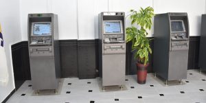 تشغيل ثلاث موزعات آلية للأوراق النقدية بأولاد جلال 