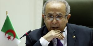 لعمامرة يلتقي وزير خارجية تشاد بباريس