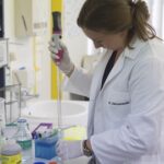 طوره علماء أمريكيون.. جهاز يحلل العرق فوراً ويعطيك النتيجة