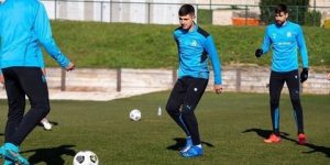 مارسيليا تستدعي الدولي الجزائري ريان حصاد