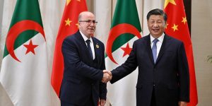 الرئيس الصيني يشيد عاليا بالعلاقات التاريخية بين بلاده والجزائر