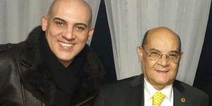 فنان مغربي يسطو على أغنية “مبروك علينا” للراحل رابح درياسة وينسبها لنفسه