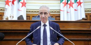 كسالي يعرض نصّ قانون المالية لسنة 2023 أمام أعضاء مجلس الأمة