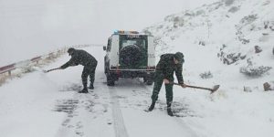 الدرك الوطني: غلق بعض الطرقات بسبب التقلبات الجوية..وندعو إلى السياقة بحذر لتجنب حوادث المرور