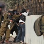 الاحتلال يشن حملة مداهمات واعتقالات بالضفة والقدس