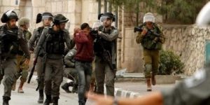 اعتقالات واعتداءات واسعة للاحتلال والمستوطنين بالضفة.. وبالخليل