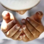 كيف تطيل عمرك بالحسنات ؟