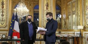 فرنسا تعين خمسة مؤرخين لبحث ملفات الحقبة الاستعمارية مع الجزائر