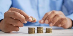 الشيطان يعدكم الفقر ويأمركم بالفحشاء