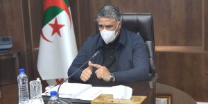 بلعريبي يسدي تعليمات من أجل تسليم ملعب الدويرة “قريبا”