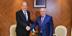 لعمامرة يستقبل رئيس المجلس الوطني الفلسطيني