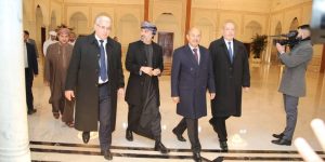 رئيس مجلس الشورى العماني ووفد برلماني من السنغال يحلون بالجزائر