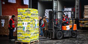 الهلال الأحمر الجزائري يوفد 180 طنا من المساعدات الغذائية إلى كوبا